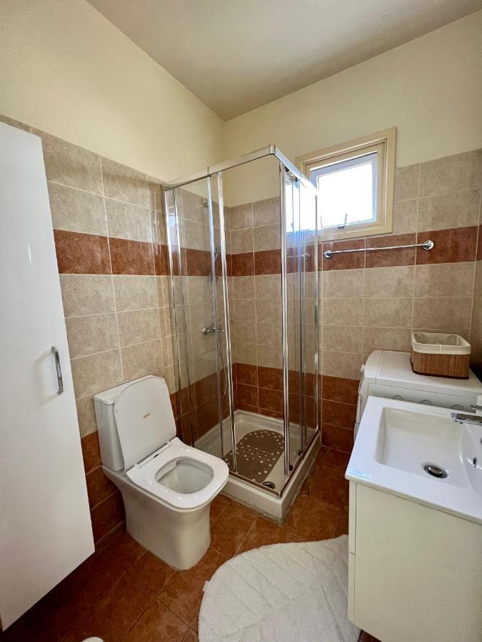 Carisa Holiday Rooms Larnaca Exterior photo