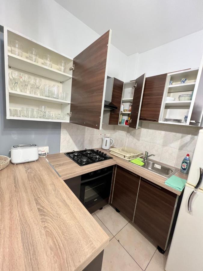 Carisa Holiday Rooms Larnaca Exterior photo