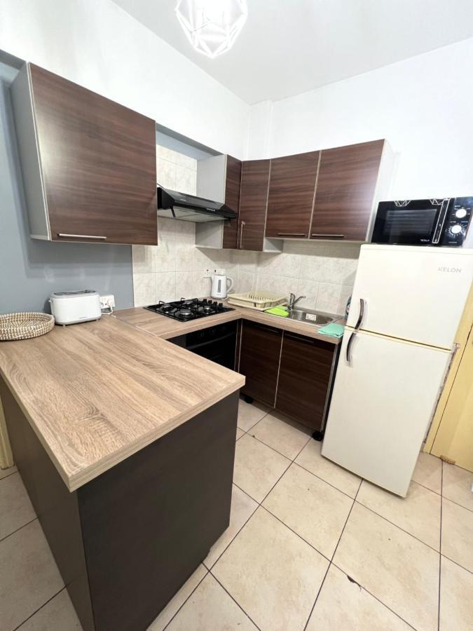 Carisa Holiday Rooms Larnaca Exterior photo