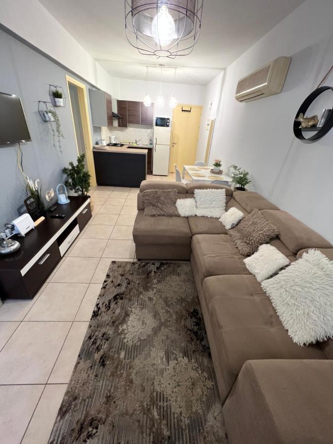 Carisa Holiday Rooms Larnaca Exterior photo