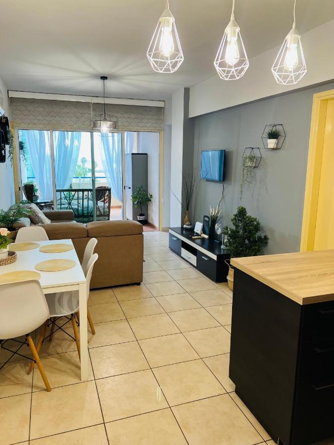 Carisa Holiday Rooms Larnaca Exterior photo