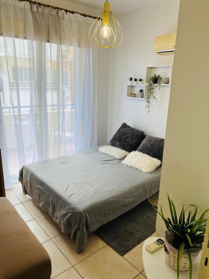 Carisa Holiday Rooms Larnaca Exterior photo
